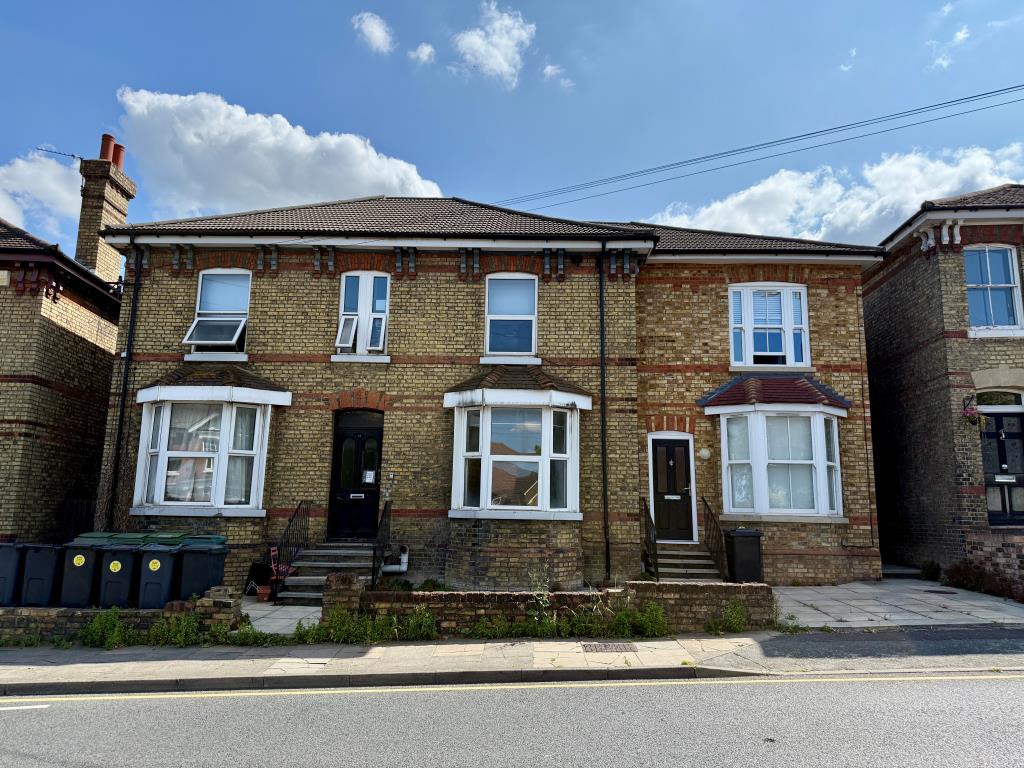 Lot: 171 - RESIDENTIAL INVESTMENT WITH POTENTIAL - Detached property